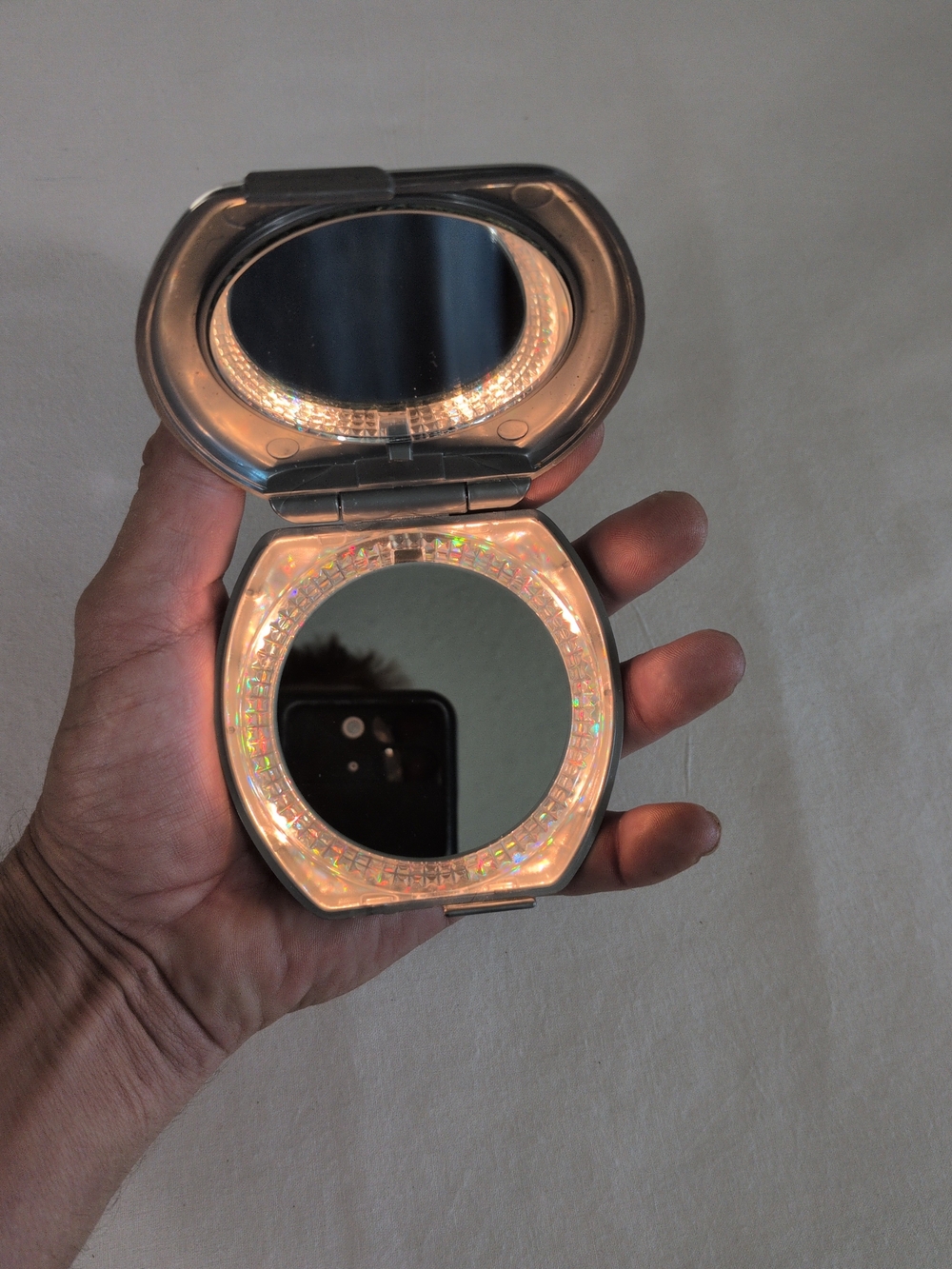 Idea Village Lighted Mirror (Check Makeup) Case
